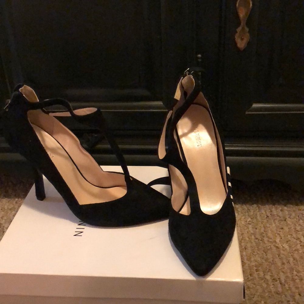 High heel black strap shoe